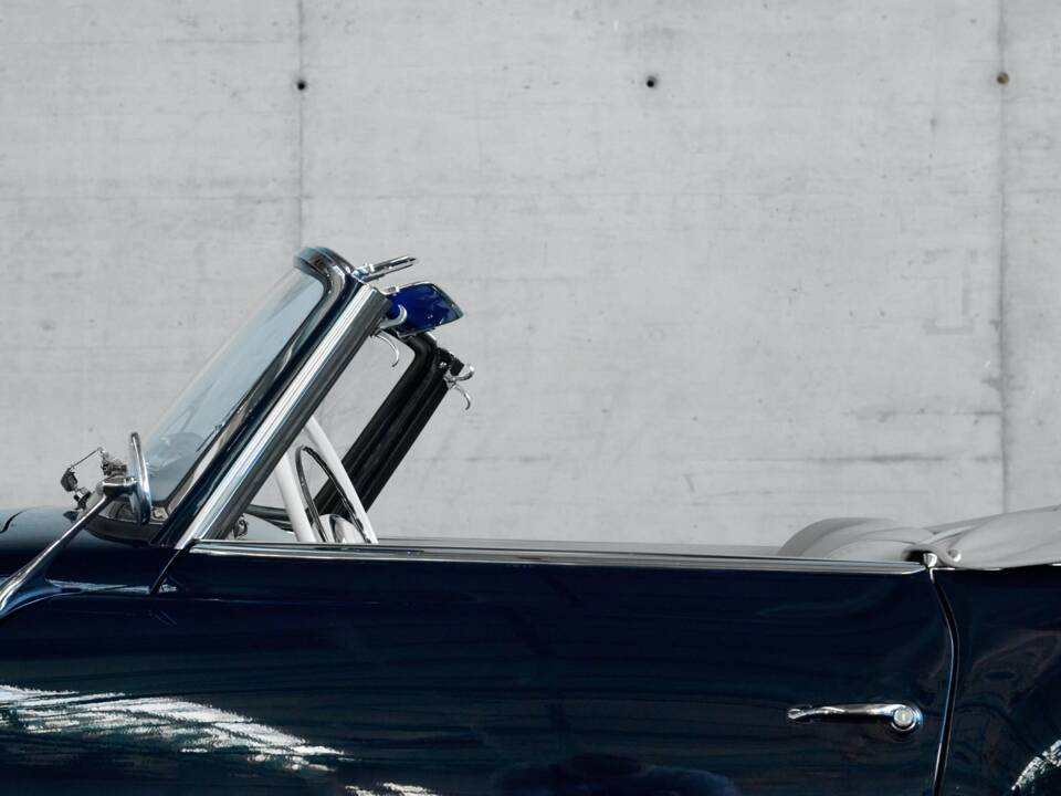 Image 14/50 de Mercedes-Benz 190 SL (1957)