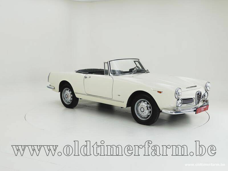 Image 3/15 de Alfa Romeo 2600 Spider (1963)