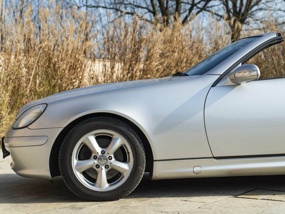 Image 10/48 of Mercedes-Benz SLK 320 (2001)