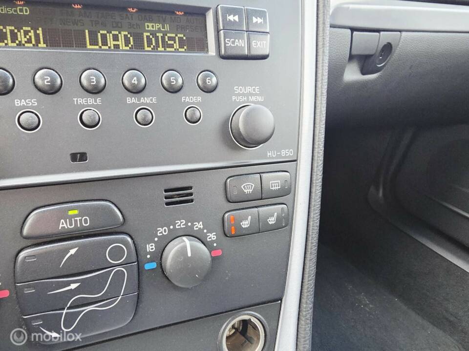 Imagen 24/32 de Volvo V 70 2.4 (2006)