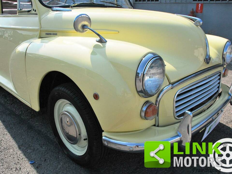 Image 9/10 of Morris Minor 1000 (1977)