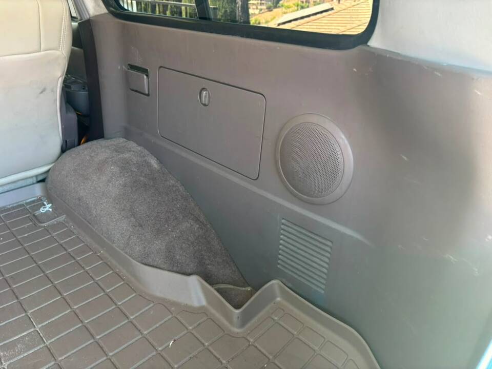 Image 35/41 of Toyota Land Cruiser J80 (1995)
