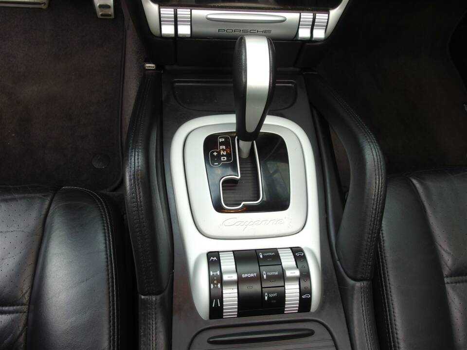 Image 47/99 of Porsche Cayenne Turbo (2007)