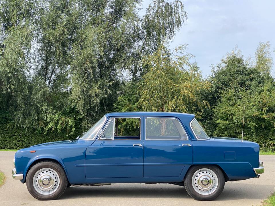 Image 2/75 of Alfa Romeo Giulia 1300 TI (1966)