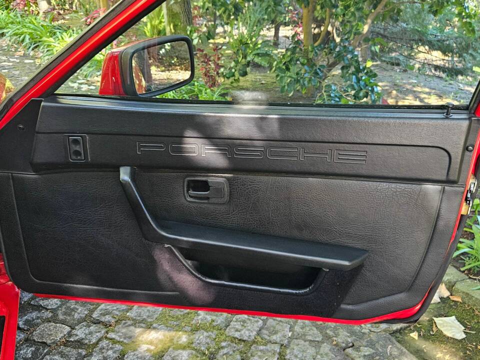 Image 13/31 of Porsche 924 Turbo (1981)