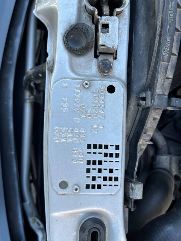 Image 76/89 de Mercedes-Benz 190 E 2.6 (1988)