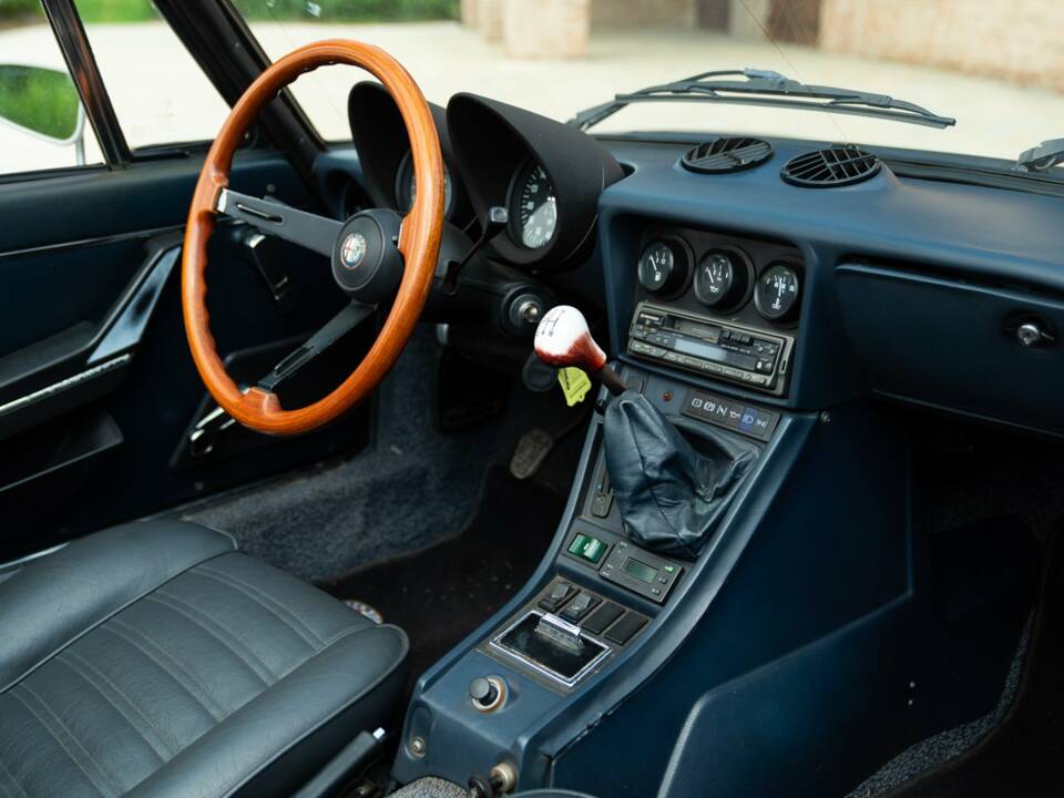 Image 50/50 of Alfa Romeo 2.0 Spider (1985)