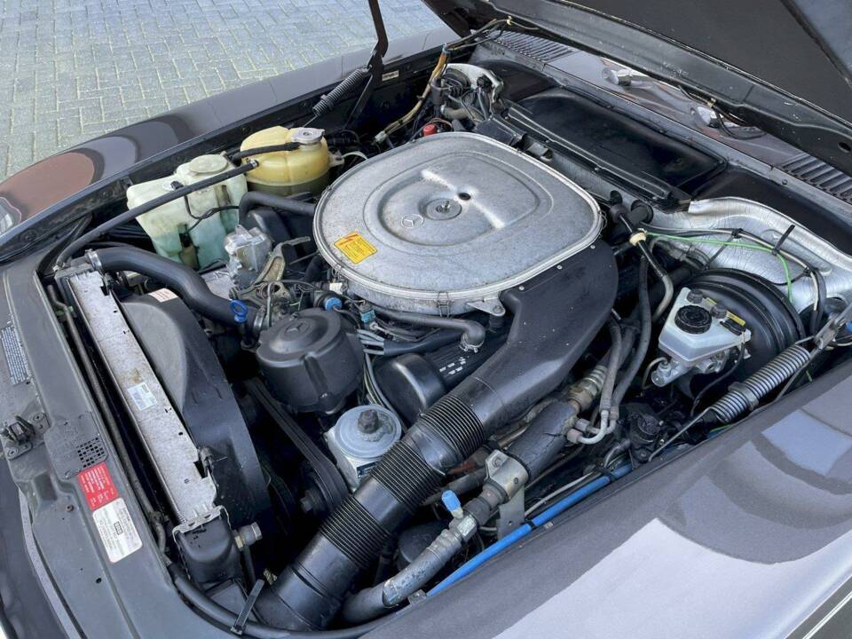Image 24/32 de Mercedes-Benz 560 SL (1987)