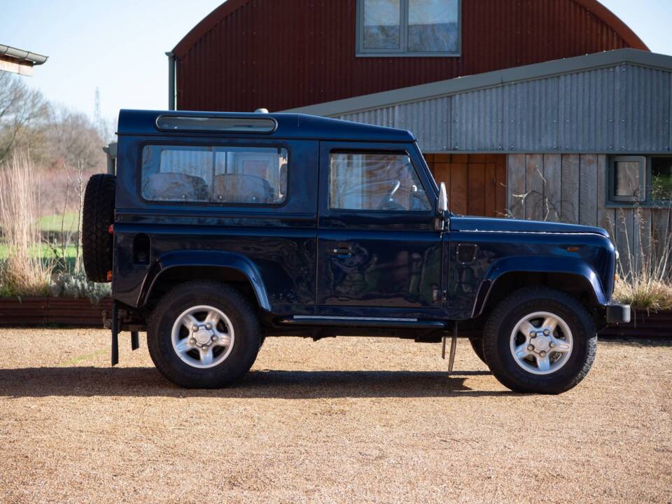 Image 4/8 de Land Rover Defender 90 Td5 (2002)