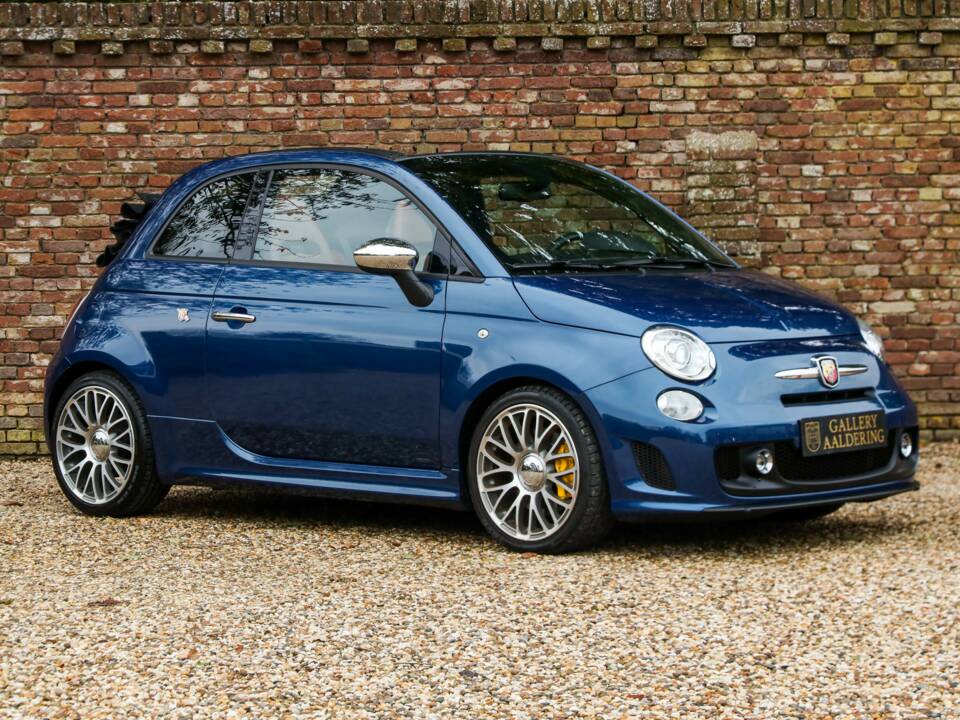 Image 42/50 of Abarth 595 Cabrio Italia (2011)