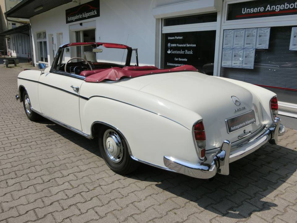 Imagen 4/16 de Mercedes-Benz 220 SE Cabriolet (1960)