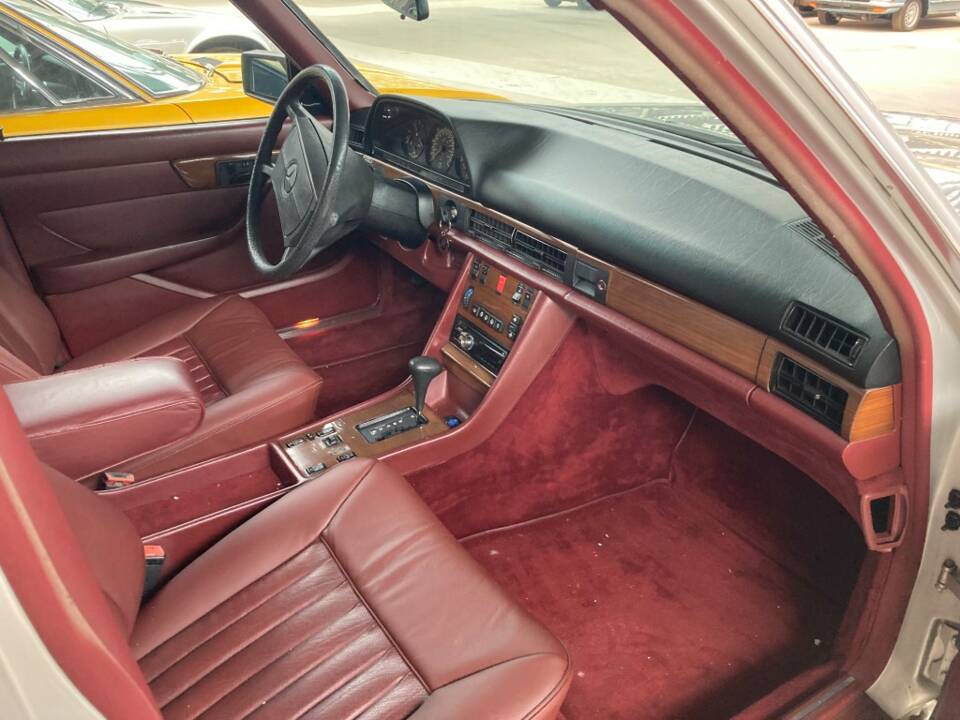 Afbeelding 4/38 van Mercedes-Benz 420 SEL (1986)