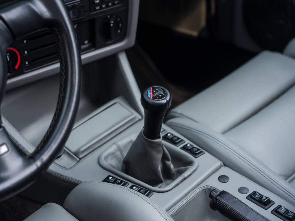 Afbeelding 32/53 van BMW M3 (1991)