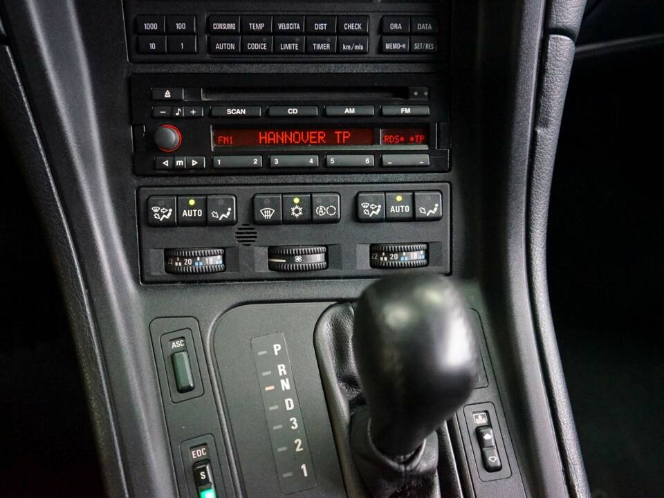 Immagine 34/50 di BMW 850i (1990)