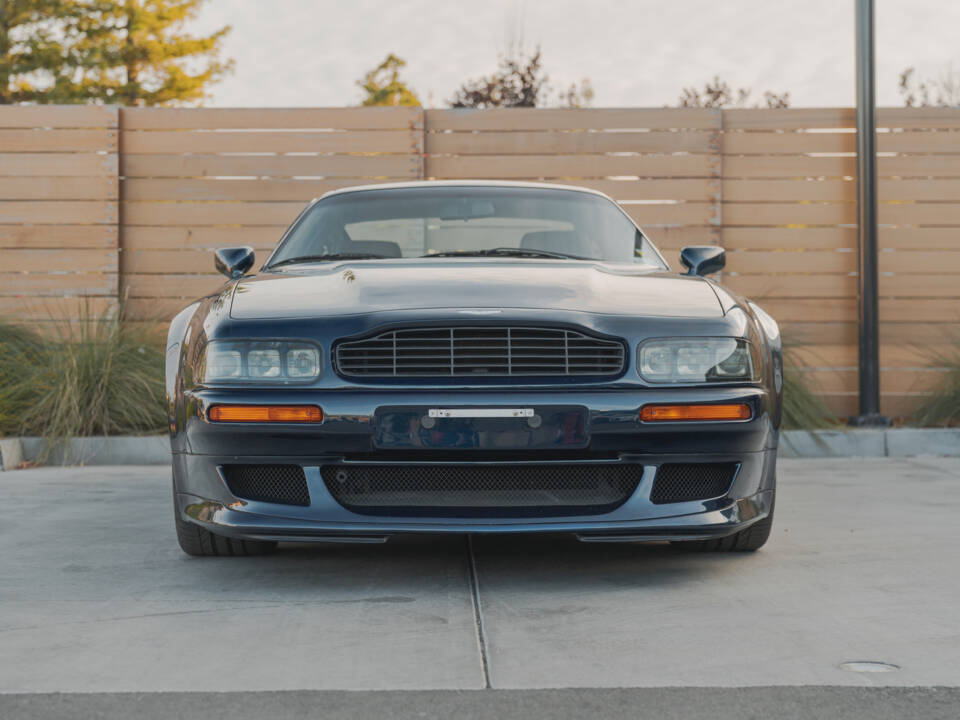 Image 4/67 of Aston Martin V8 Vantage V550 (1996)