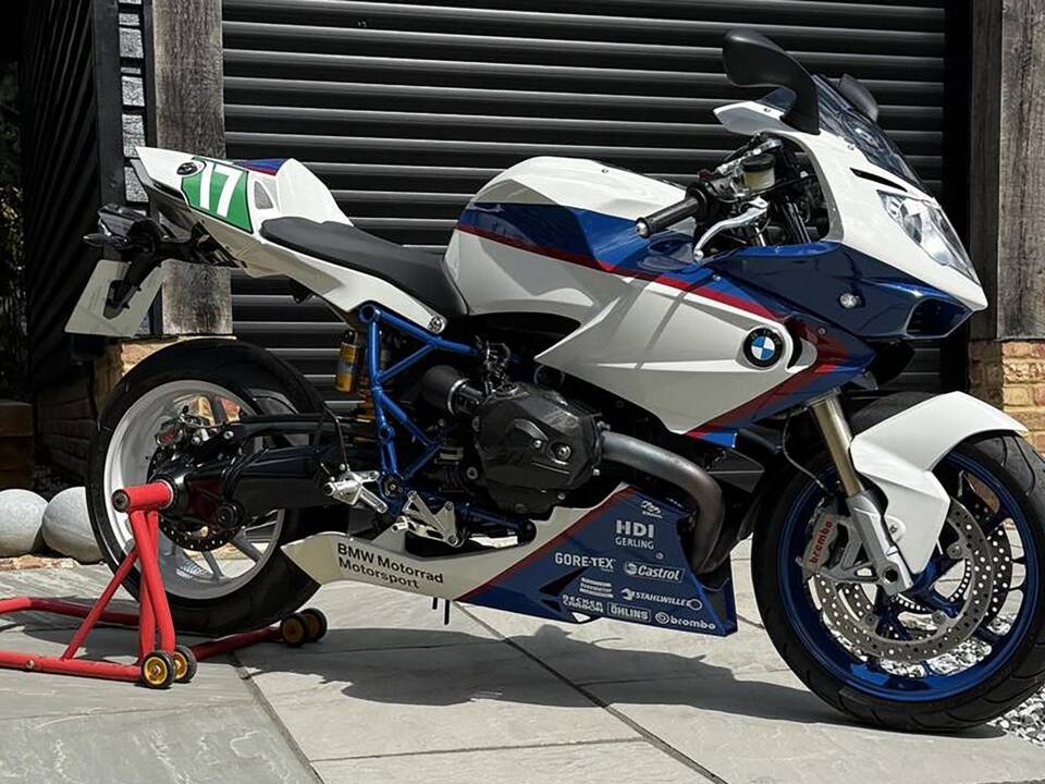 Image 1/10 of BMW HP2 Sport (2010)