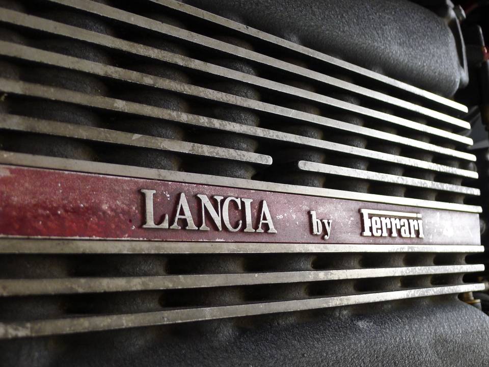 Image 10/33 of Lancia Thema 8.32 (1989)