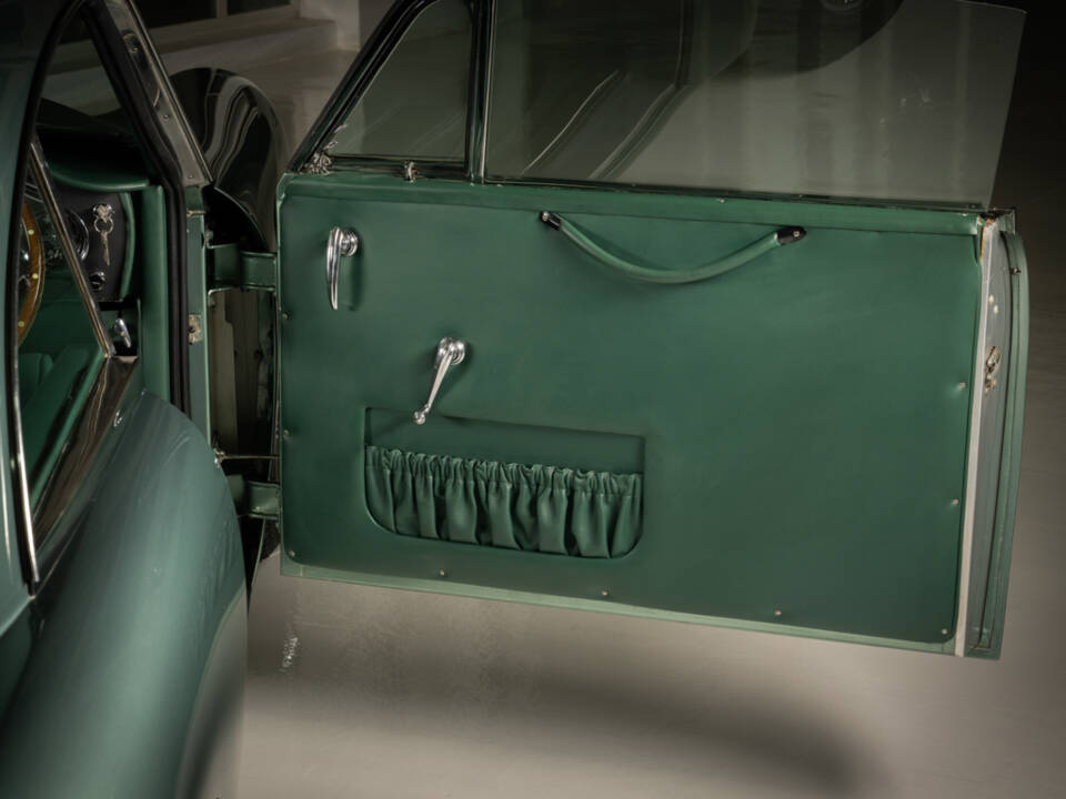Immagine 11/30 di Aston Martin DB 4 Prototype (1957)
