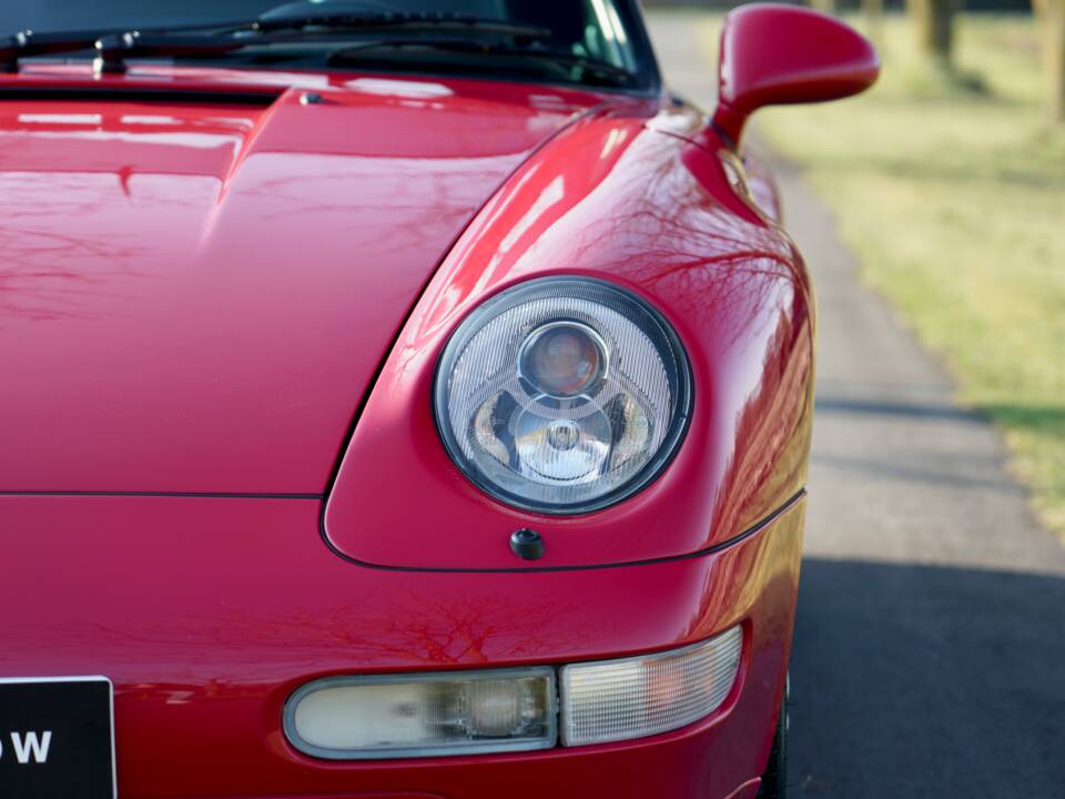 Image 17/46 of Porsche 911 Carrera (1997)