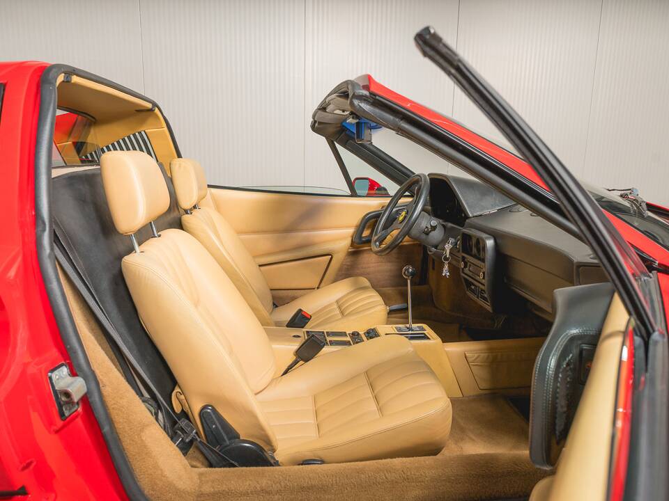 Afbeelding 17/32 van Ferrari 328 GTS (1985)