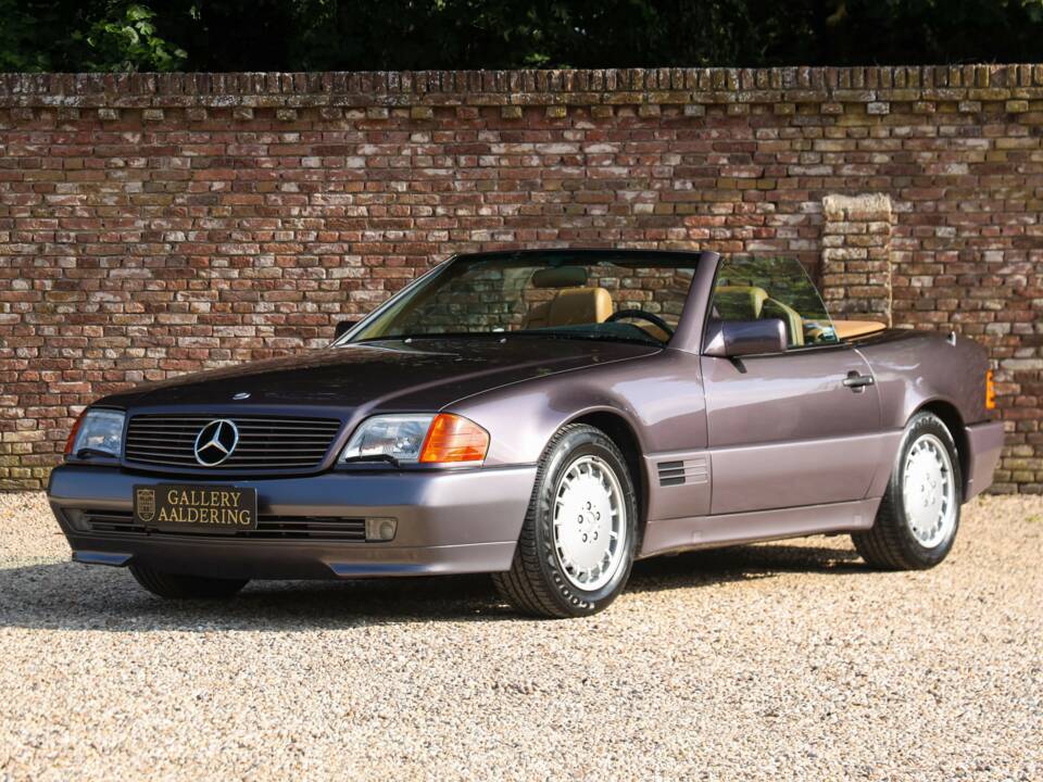 Image 33/50 of Mercedes-Benz 500 SL (1990)