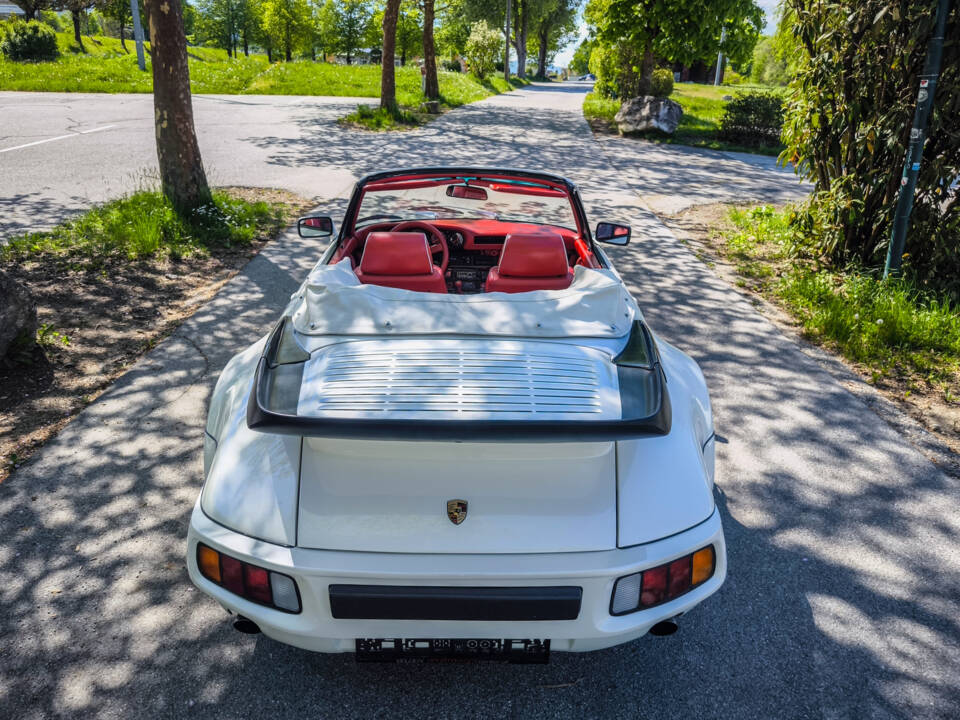 Image 31/36 of Porsche 911 Carrera 3.2 (1985)