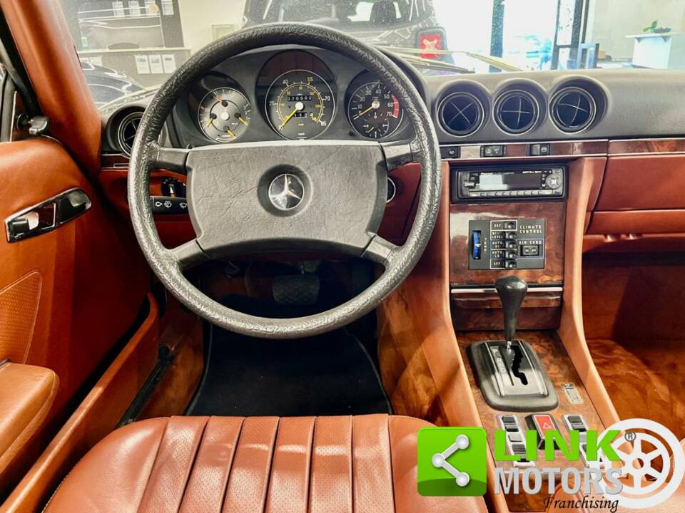 Imagen 7/10 de Mercedes-Benz 380 SLC (1981)