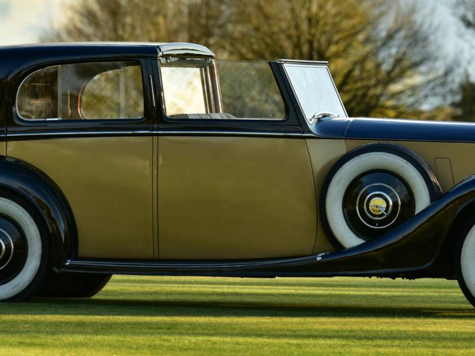 Image 27/50 of Rolls-Royce Phantom III (1938)