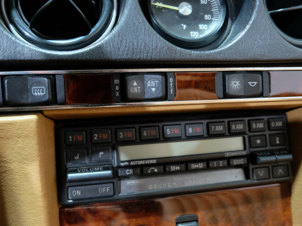 Bild 29/42 von Mercedes-Benz 560 SL (1989)