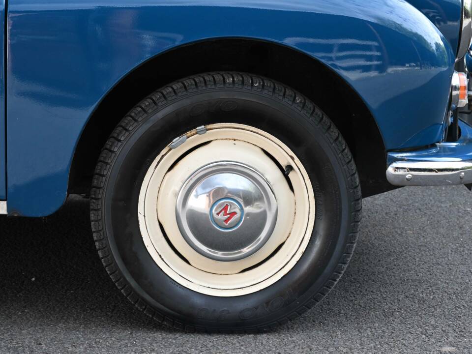 Image 11/37 of Morris Minor 1000 Traveller (1971)