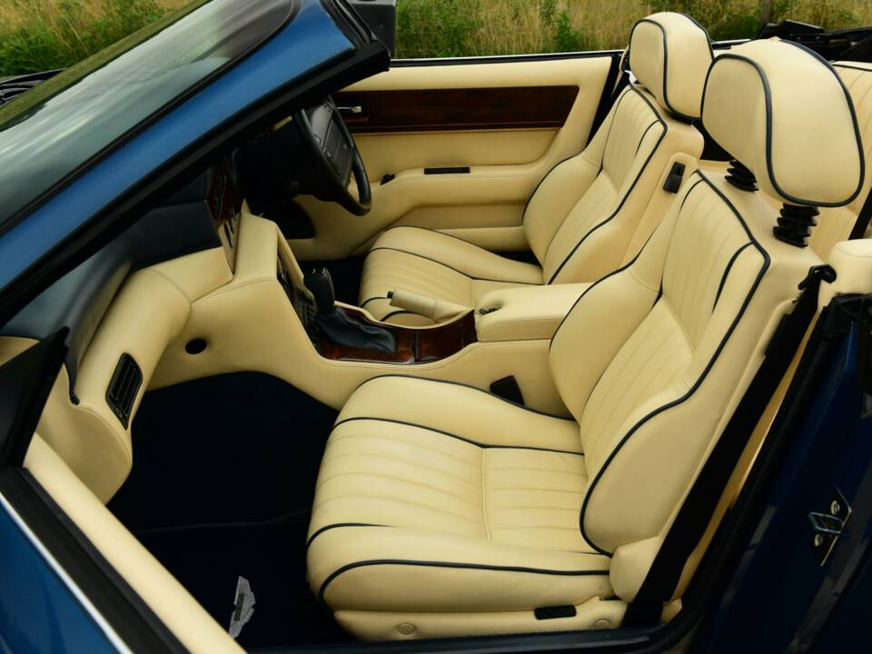 Imagen 46/50 de Aston Martin Virage Volante (1995)