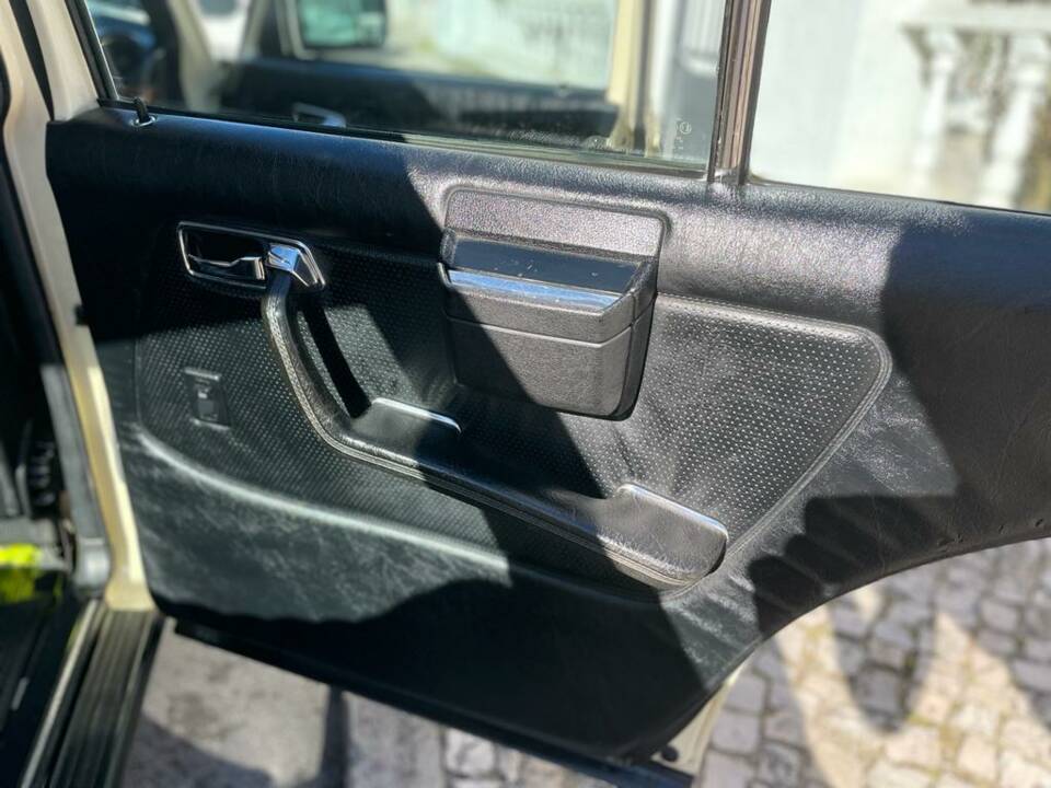 Bild 33/73 von Mercedes-Benz 300 D (1977)