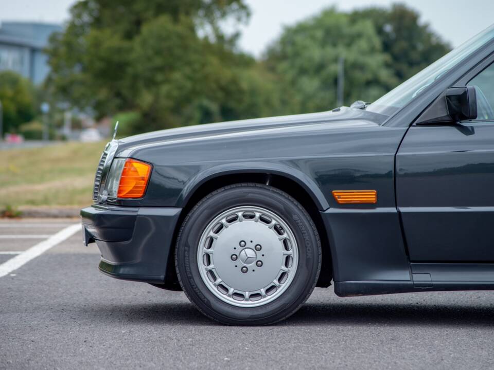 Bild 16/27 von Mercedes-Benz 190 E 2.3-16 (1985)