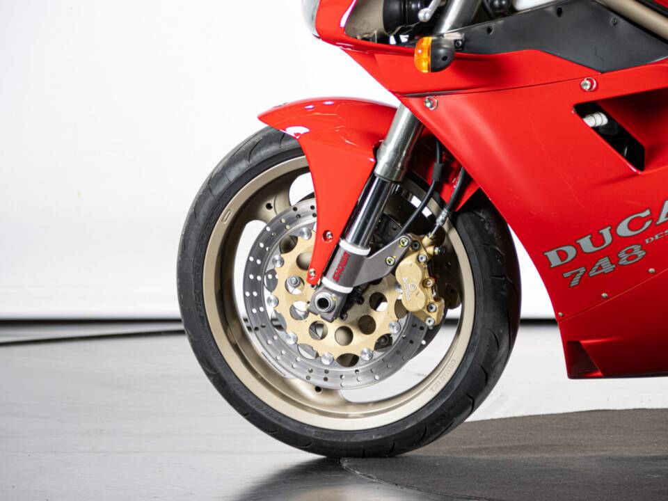 Imagen 21/50 de Ducati 748 S (1996)