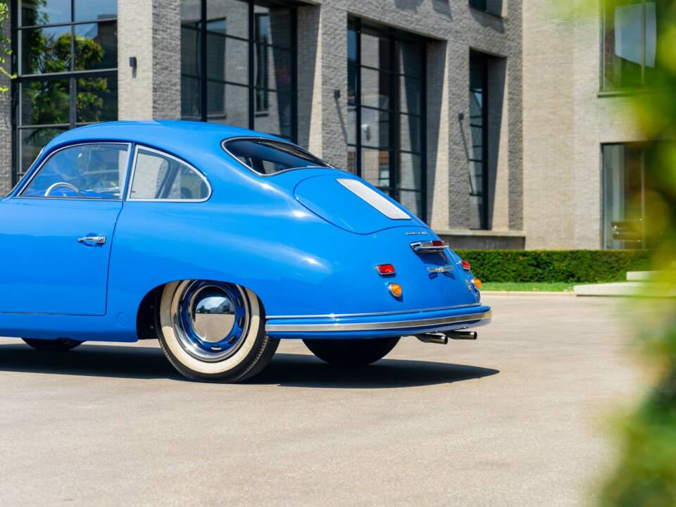 Immagine 29/53 di Porsche 356 1300 (1952)