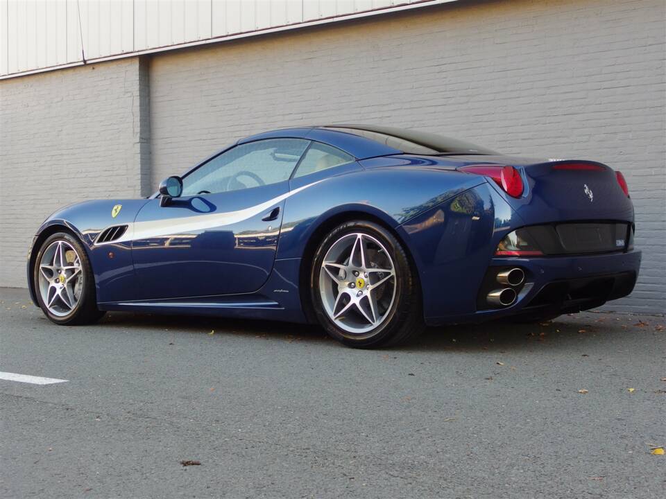 Bild 40/99 von Ferrari California (2009)