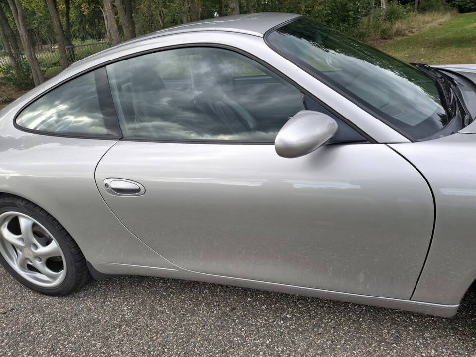 Bild 4/8 von Porsche 911 Carrera (1998)