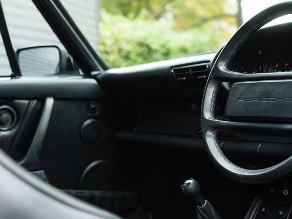 Image 46/67 of Porsche 911 Turbo 3.3 (1987)