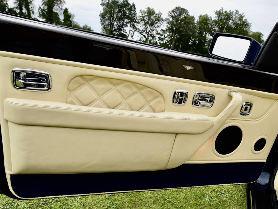 Image 34/50 de Bentley Azure Mulliner (2003)