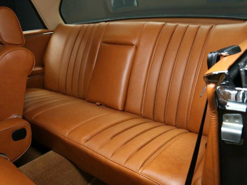 Image 18/30 of Mercedes-Benz 280 SE 3,5 (1970)