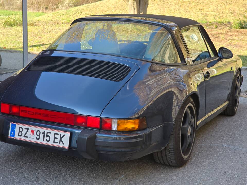 Bild 2/7 von Porsche 911 Carrera 3.2 (1988)