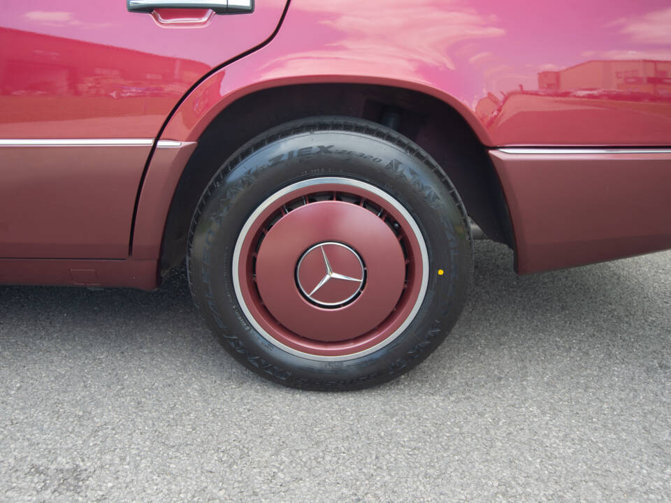 Bild 21/23 von Mercedes-Benz 200 E-16 (1993)