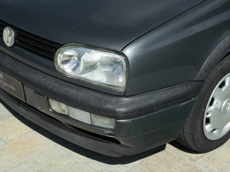 Image 11/37 of Volkswagen Golf III 1.6 (1997)