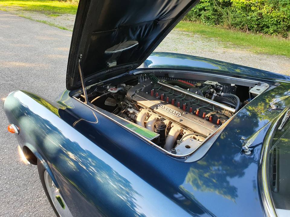 Image 34/58 of Maserati 3500 GTI Touring (1963)