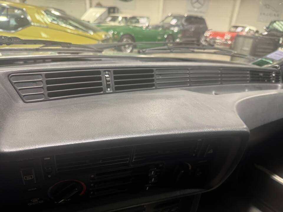 Image 78/79 of BMW M 635 CSi (1989)