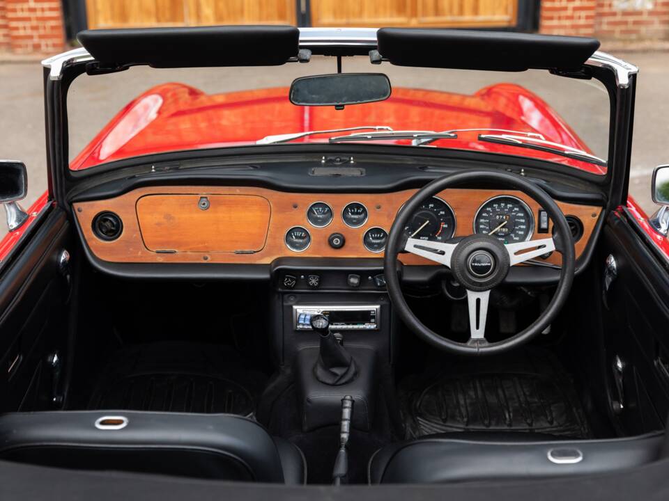 Immagine 31/50 di Triumph TR 6 (1975)