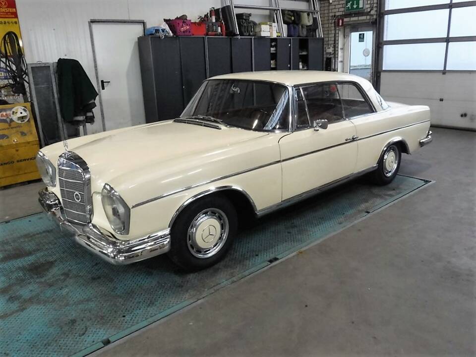 Bild 2/50 von Mercedes-Benz 300 SE (1967)