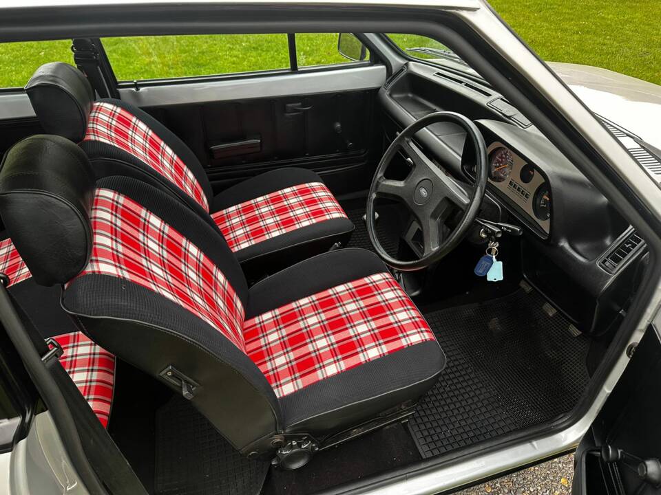 Bild 44/70 von Ford Fiesta 1.3 Supersport (1980)