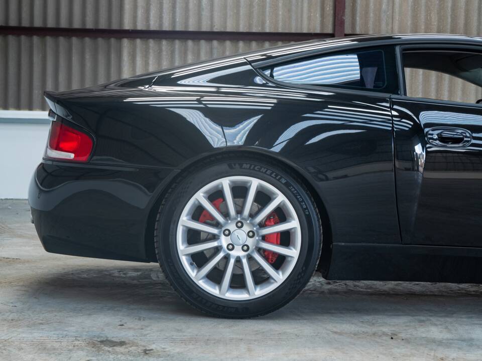 Image 41/50 de Aston Martin V12 Vanquish (2004)