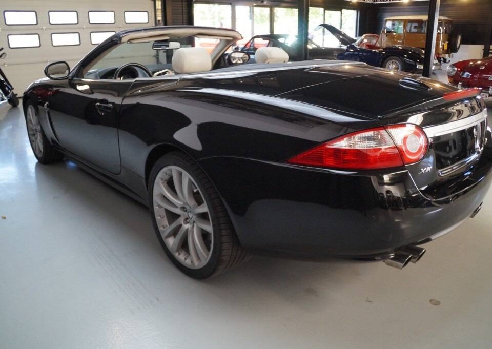 Immagine 51/65 di Jaguar XKR (2009)